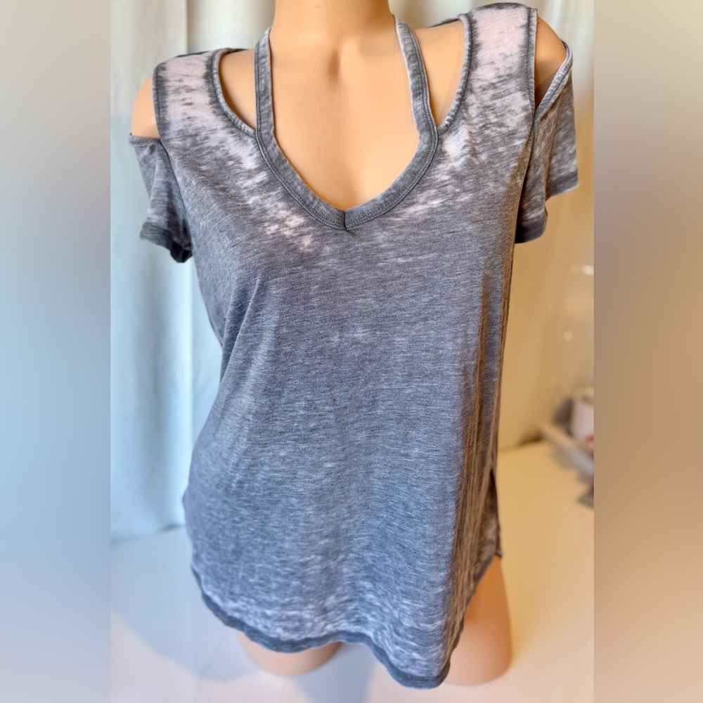 Express Women’s Grey Burnout Cut Out Cold Shoulder Top Size Medium
